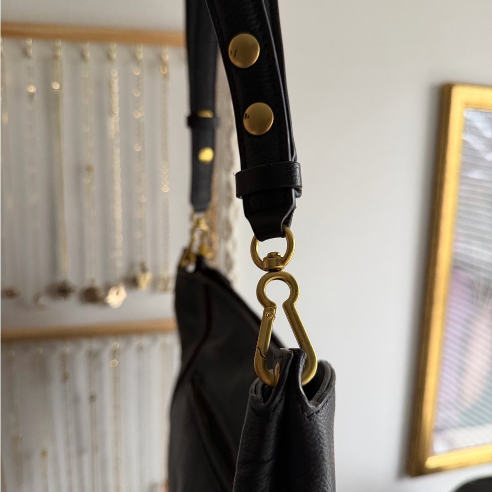 Vince Camuto shoulder bag - Picture 6 of 9